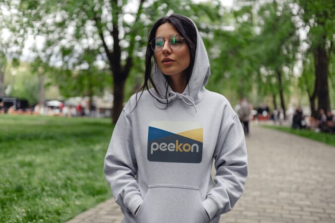 PeekOn.com image 4